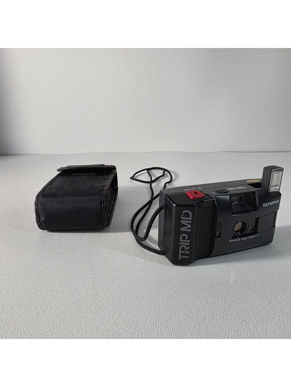 Olympus Trip MD Vintage 35mm Film Camera Point & Shoot W/Case - WORKS